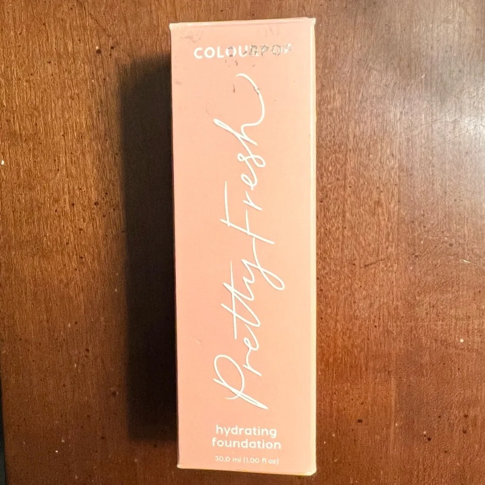 Colourpop‎ Pretty Fresh Hyaluronic Hydrating Foundation Medium Dark 130N
